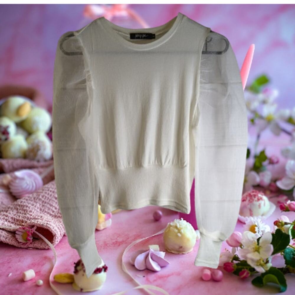 Nasty Gal small NWOT long sleeve polyester blend stretch cream knit woman's top